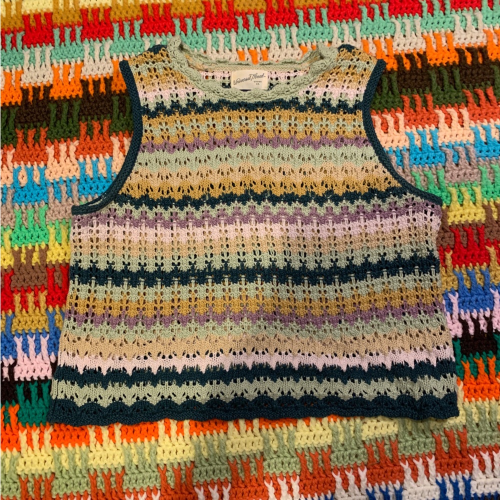 Multicolored knitted vest. Previously L now a s/m